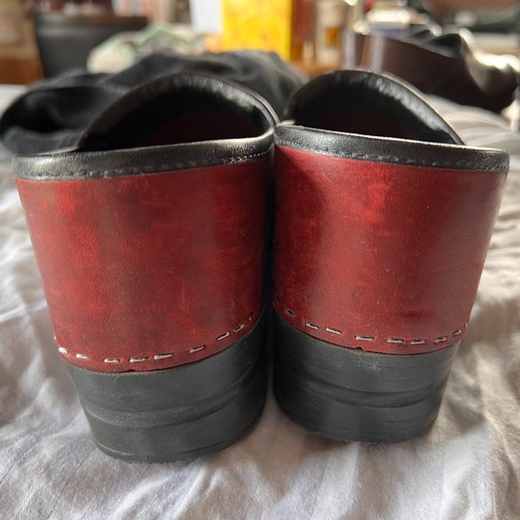 Dansko Professional Leather Clogs - Red - Size 42 (11) - Picture 3 of 6